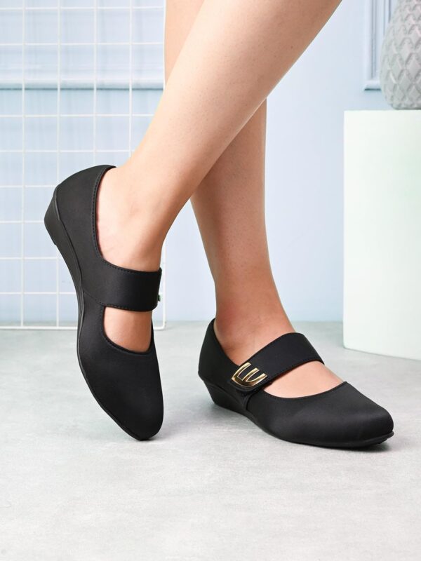 XE Looks Stylish Wedges Bellies for Women