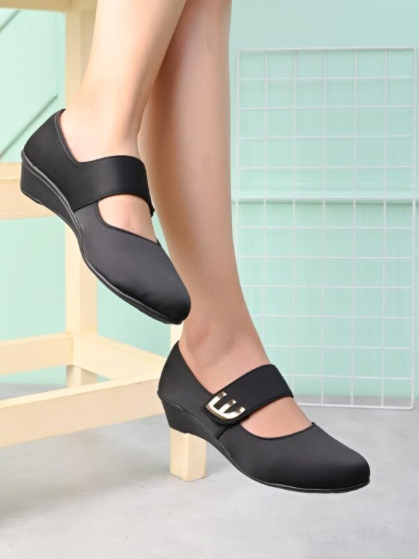 XE Looks Stylish Wedges Bellies for Women