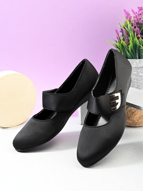 XE Looks Stylish Wedges Bellies for Women