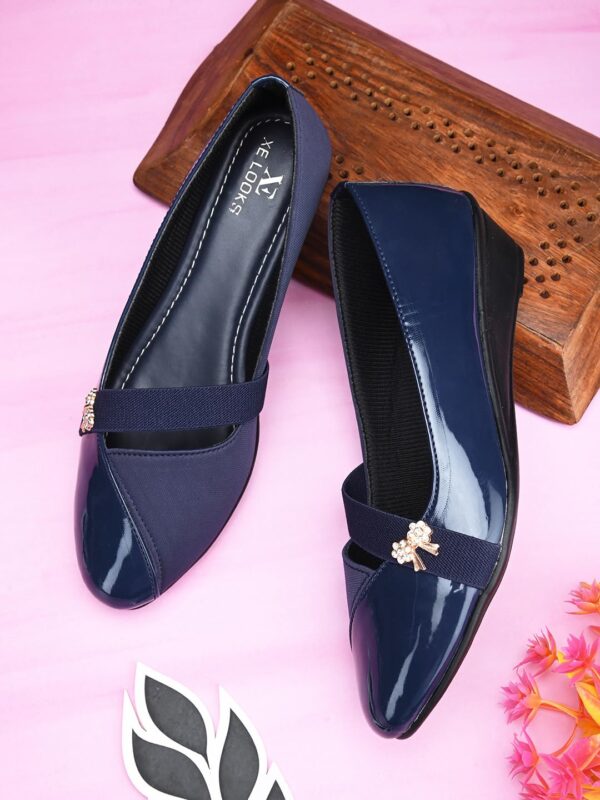 XE Looks Comfy Stylish Bellies for Women