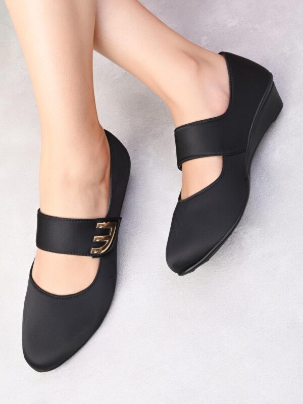 XE Looks Stylish Wedges Bellies for Women